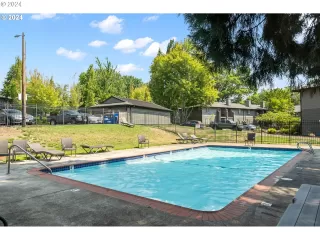 Photo #6: 24025750 Listing 