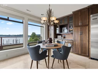 Photo #6: 24026987 Listing