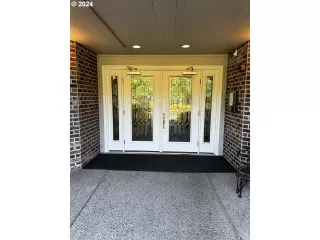 Photo #2: 24027080 Listing