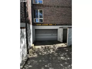 Photo #6: 24027080 Listing