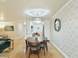 Photo #2: 24027131 Listing 