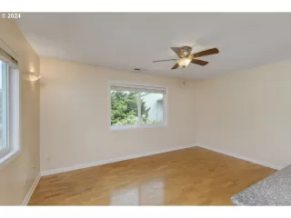 Photo #4: 24027539 Listing 