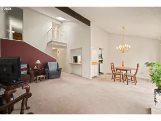 Photo #4: 24028086 Listing