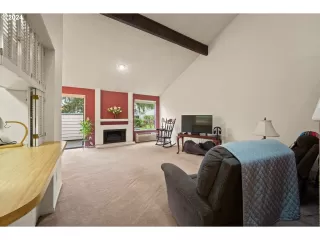 Photo #5: 24028086 Listing