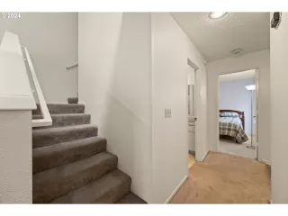 Photo #6: 24028086 Listing