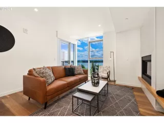 Photo #3: 24028252 Listing