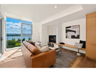 Photo #5: 24028252 Listing