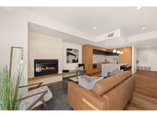 Photo #6: 24028252 Listing