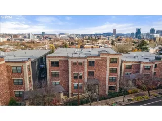 Photo #3: 24028396 Listing