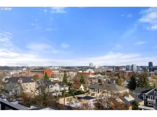 Photo #4: 24028396 Listing