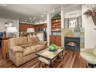 Photo #6: 24028767 Listing