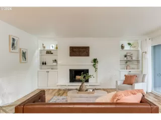 Photo #3: 24028798 Listing