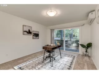 Photo #5: 24028798 Listing