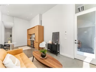 Photo #1: 24029065 Listing 