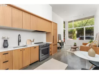 Photo #2: 24029065 Listing 