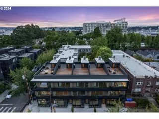 Photo #6: 24029065 Listing 