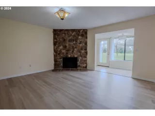 Photo #5: 24029674 Listing 