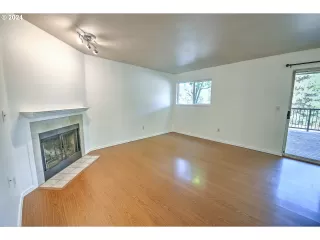 Photo #2: 24031643 Listing 