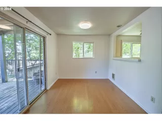 Photo #6: 24031643 Listing 