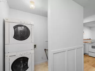 Photo #1: 24031761 Listing 