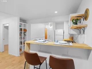 Photo #6: 24031761 Listing 