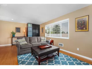 Photo #4: 24031789 Listing 