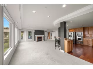 Photo #6: 24033332 Listing 