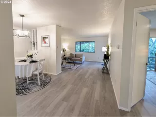 Photo #2: 24033347 Listing 