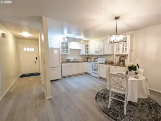 Photo #3: 24033347 Listing 