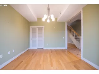 Photo #6: 24033557 Listing 