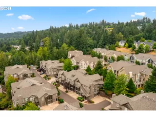 Photo #2: 24034975 Listing