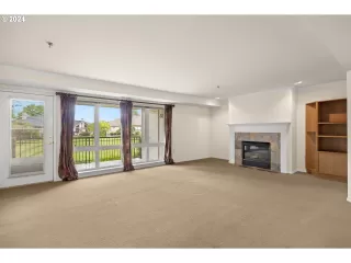 Photo #3: 24035704 Listing