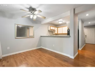 Photo #6: 24035817 Listing 