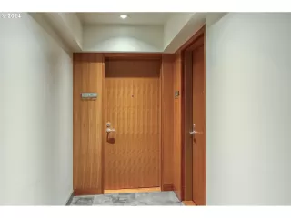 Photo #6: 24037082 Listing