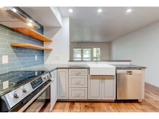 Photo #3: 24037122 Listing 