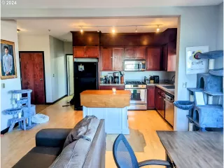 Photo #3: 24038643 Listing 