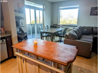 Photo #6: 24038643 Listing 