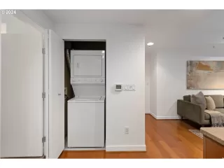 Photo #1: 24039401 Listing 