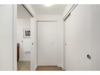 Photo #5: 24039401 Listing 