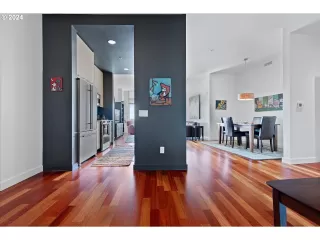 Photo #4: 24039528 Listing