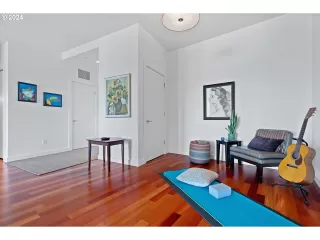 Photo #5: 24039528 Listing