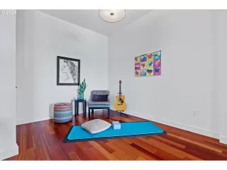 Photo #6: 24039528 Listing