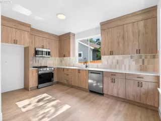 Photo #2: 24039770 Listing