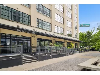 Photo #6: 24039879 Listing