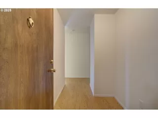 Photo #3: 24040105 Listing 