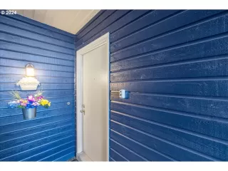 Photo #5: 24040396 Listing 