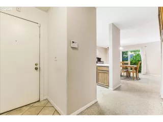 Photo #6: 24040396 Listing 