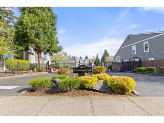 Photo #4: 24040955 Listing