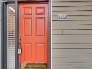 Photo #1: 24041938 Listing