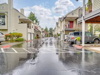 Photo #5: 24041938 Listing